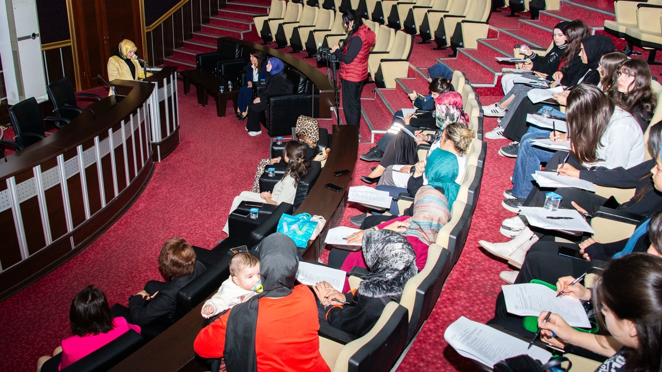 Kadın kanserlerine farkındalık eğitimi